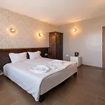 Complex Katalina تسيغوف تشارك